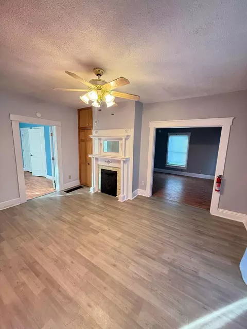 Living - 129 N Burnett Rd, Springfield, OH 45503 photo 2 of 2