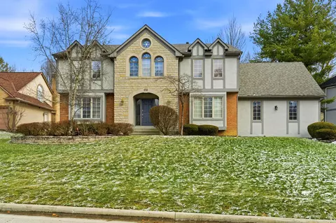 8250 Sanctuary Dr, Columbus, OH 43235