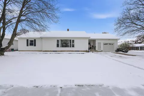 927 S East St, Bucyrus, OH 44820