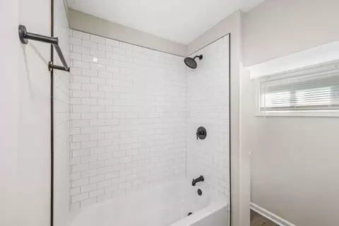 Bath - 539 N Ohio Ave, Lancaster, OH 43130 photo 3 of 3