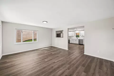 Living - 539 N Ohio Ave, Lancaster, OH 43130 photo 3 of 3