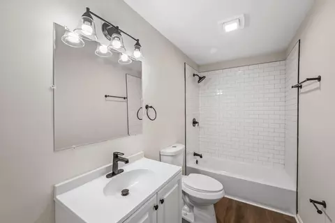 Bath - 539 N Ohio Ave, Lancaster, OH 43130 photo 1 of 3