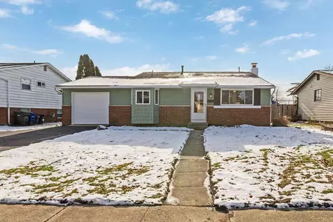 1451 Chesterton Sq S, Columbus, OH 43229