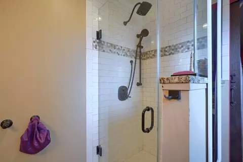 Bath - 3910 Summit View Rd, Dublin, OH 43016 photo 1 of 1