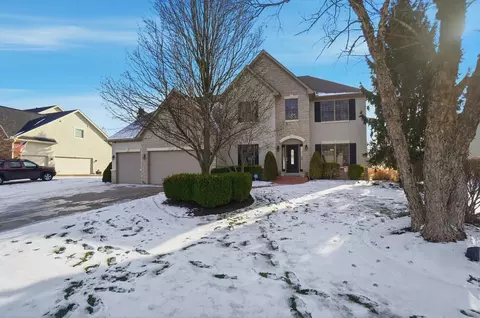 2642 Sandhurst Dr, Lewis Center, OH 43035