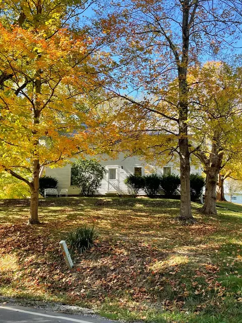 5985 Fisher Rd, Athens, OH 45701