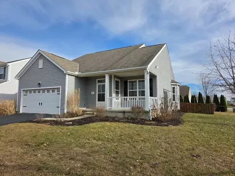 129 Addax Dr, Pataskala, OH 43062