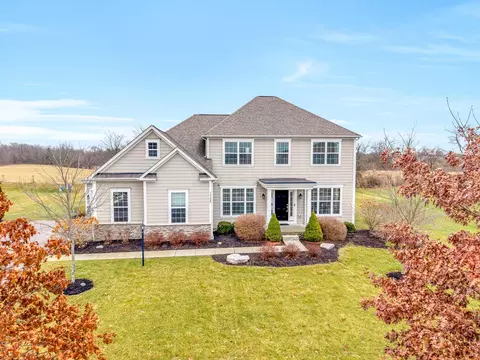 1752 Gingerfield Way, Sunbury, OH 43074