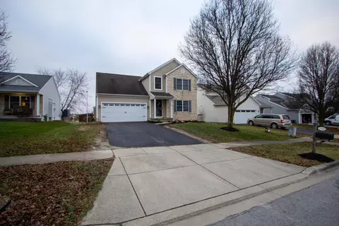2560 Fox Trail Dr, Lancaster, OH 43130