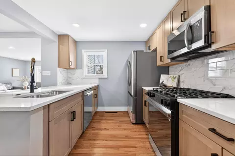 Kitchen - 612 E Como Ave, Columbus, OH 43202 photo 5 of 7