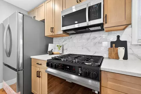 Kitchen - 612 E Como Ave, Columbus, OH 43202 photo 6 of 7