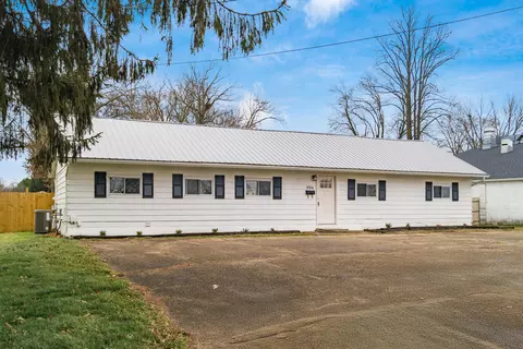 906 S Main St, Mount Vernon, OH 43050