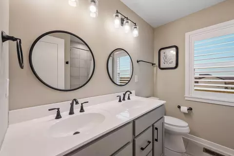 Bath - 413 Broad Furrows Ave, Delaware, OH 43015 photo 4 of 6