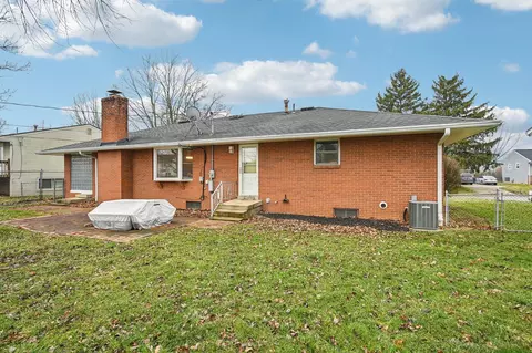 Exterior - 1276 Gresham Rd, Columbus, OH 43204 photo 2 of 3
