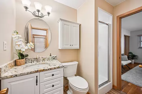 Bath - 1276 Gresham Rd, Columbus, OH 43204 photo 1 of 2
