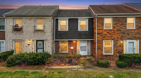 1056 Hardesty Pl W, Columbus, OH 43204