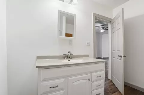 Bath - 532 N Prospect St, Marion, OH 43302 photo 3 of 3