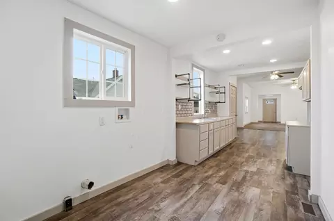 Entry Way - 532 N Prospect St, Marion, OH 43302 photo 6 of 9