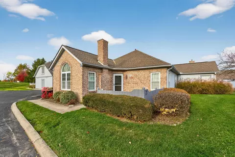 3822 Falls Circle Dr #23, Hilliard, OH 43026