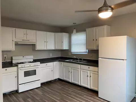 Kitchen - 663 E 2nd Ave, Columbus, OH 43201 photo 1 of 2
