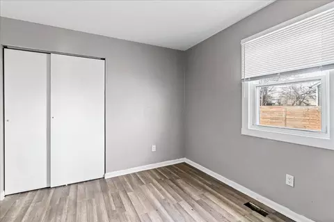 Bedroom - 663 E 2nd Ave, Columbus, OH 43201 photo 3 of 4