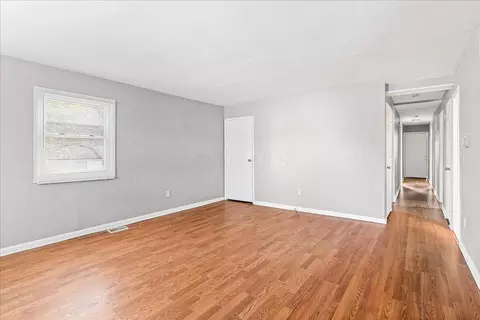 Living - 663 E 2nd Ave, Columbus, OH 43201 photo 1 of 3