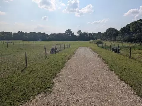 25415 Shoemaker Rd, Circleville, OH 43113