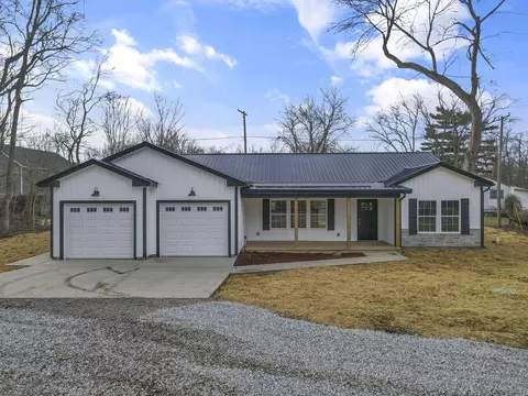 5705 Dahlia Dr NE, Thornville, OH 43076