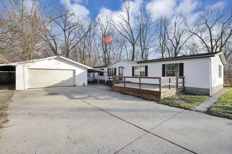 13504 Shell Beach Rd NE, Thornville, OH 43076