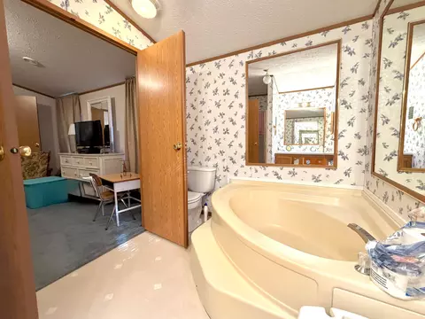 Bath - 55 Colony Dr, Fredericktown, OH 43019 photo 1 of 4