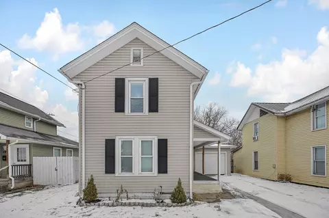 122 W Shields St, Newark, OH 43055