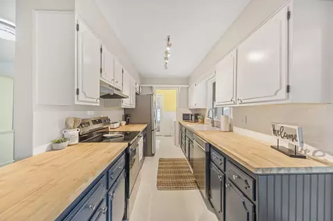 Kitchen - 747 Harvey Dr, Marion, OH 43302 photo 1 of 3