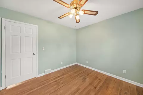 Bedroom - 747 Harvey Dr, Marion, OH 43302 photo 2 of 11