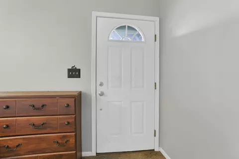 Entry Way - 101 Fieldpoint Rd, Heath, OH 43056 photo 1 of 3