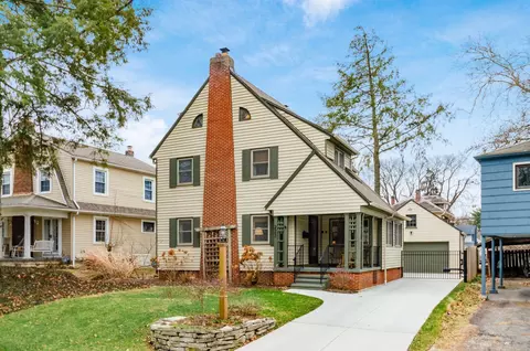 223 W Dunedin Rd, Columbus, OH 43214