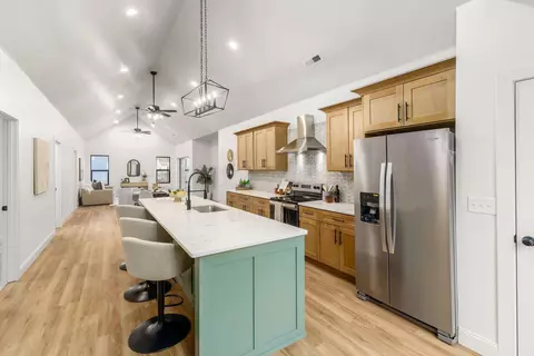 83 Seymour Ave, Buckeye Lake, OH 43008
