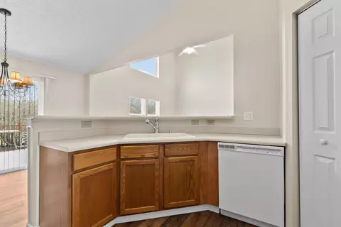 Kitchen - 30 Tabilore Loop, Delaware, OH 43015 photo 4 of 5