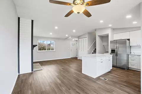 Living - 1295 Hathersage Pl, Galloway, OH 43119 photo 6 of 6