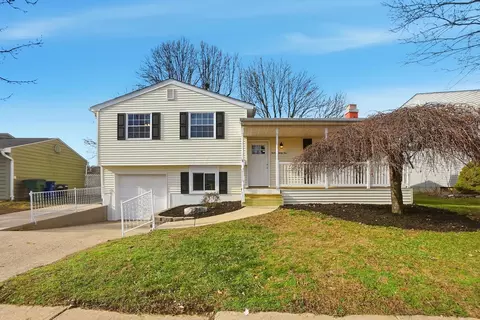 Exterior - 1295 Hathersage Pl, Galloway, OH 43119 photo 2 of 10