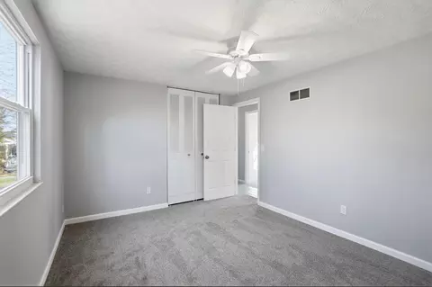 Bedroom - 1295 Hathersage Pl, Galloway, OH 43119 photo 3 of 9