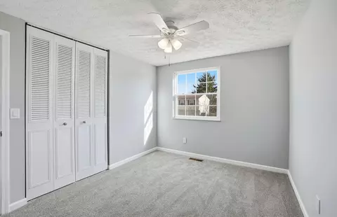 Bedroom - 1295 Hathersage Pl, Galloway, OH 43119 photo 5 of 9