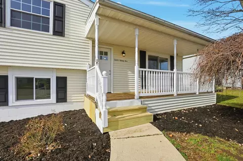 Exterior - 1295 Hathersage Pl, Galloway, OH 43119 photo 3 of 10