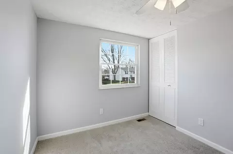 Bedroom - 1295 Hathersage Pl, Galloway, OH 43119 photo 8 of 9