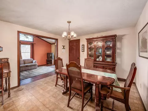 Dining - 6805 Lambert Rd, Orient, OH 43146 photo 1 of 2