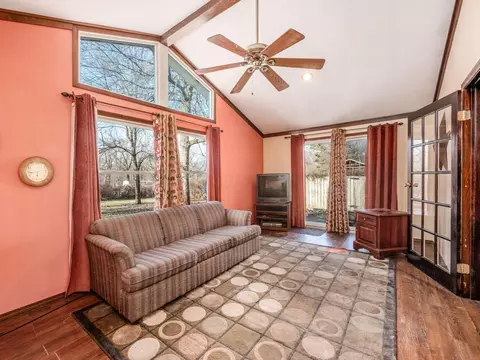 Living - 6805 Lambert Rd, Orient, OH 43146 photo 6 of 8
