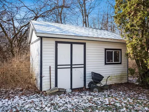 Exterior - 6805 Lambert Rd, Orient, OH 43146 photo 9 of 13