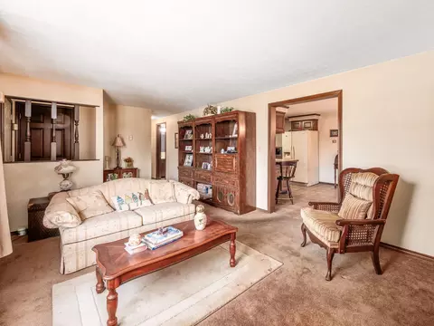 Living - 6805 Lambert Rd, Orient, OH 43146 photo 4 of 8