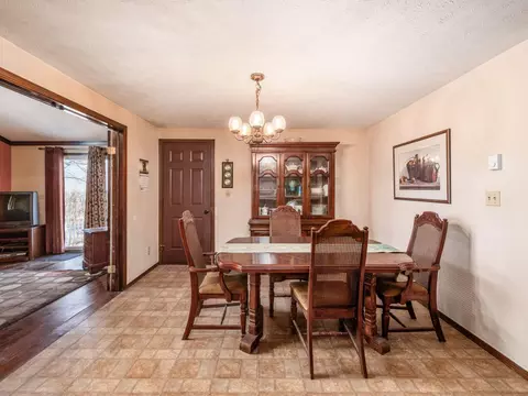 Dining - 6805 Lambert Rd, Orient, OH 43146 photo 2 of 2