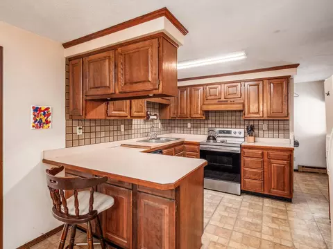 Kitchen - 6805 Lambert Rd, Orient, OH 43146 photo 2 of 6
