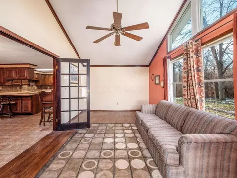 Living - 6805 Lambert Rd, Orient, OH 43146 photo 7 of 8